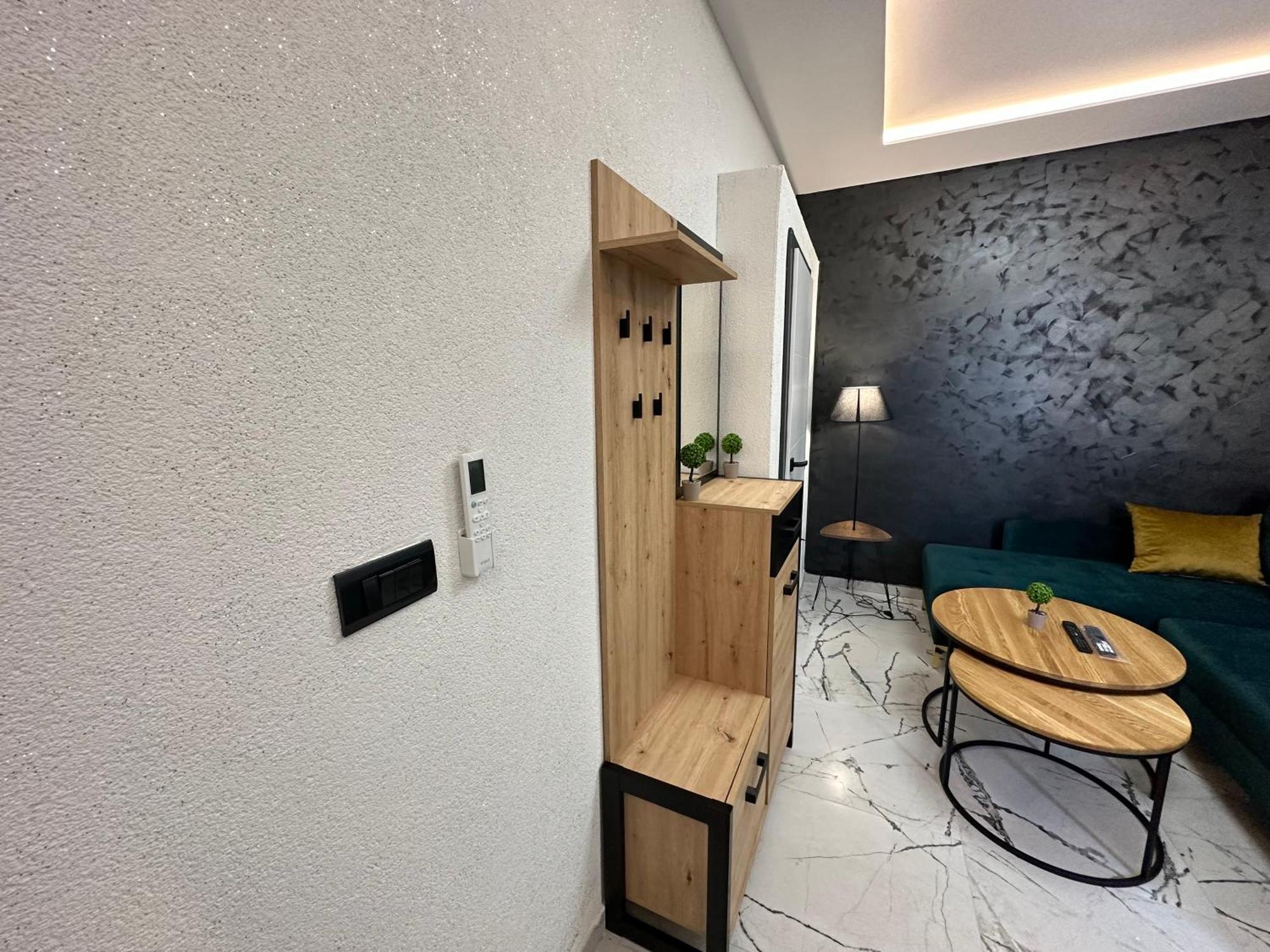 Apartment By Expert Bc