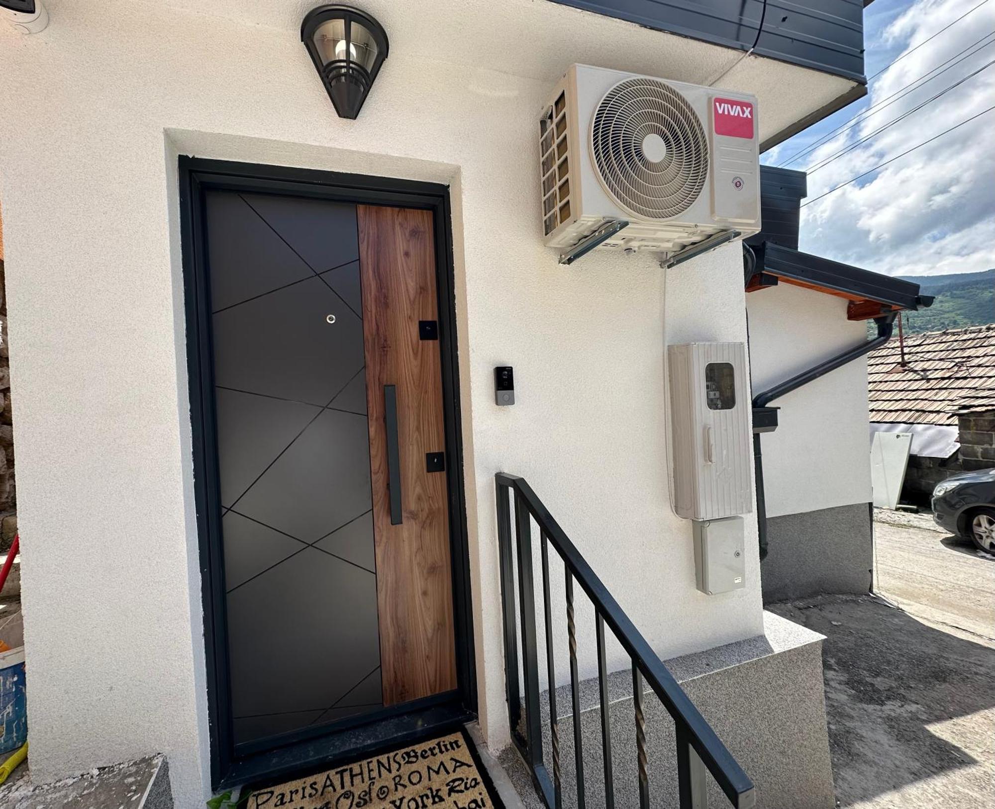 By Expert Bc Apartment